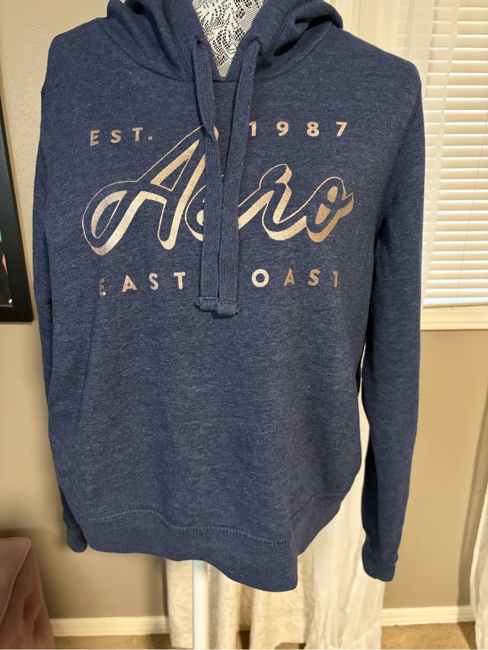 Aeropostale Blue 'Aero' 2987 East Coast Script Pullover Hoodie, size XL Juniors
